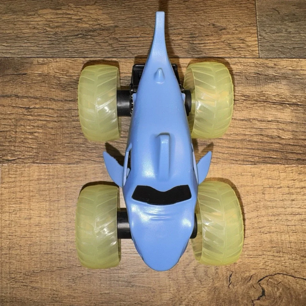 RARE Spin Master Monster Jam Megalodon 1:43 Monster Truck